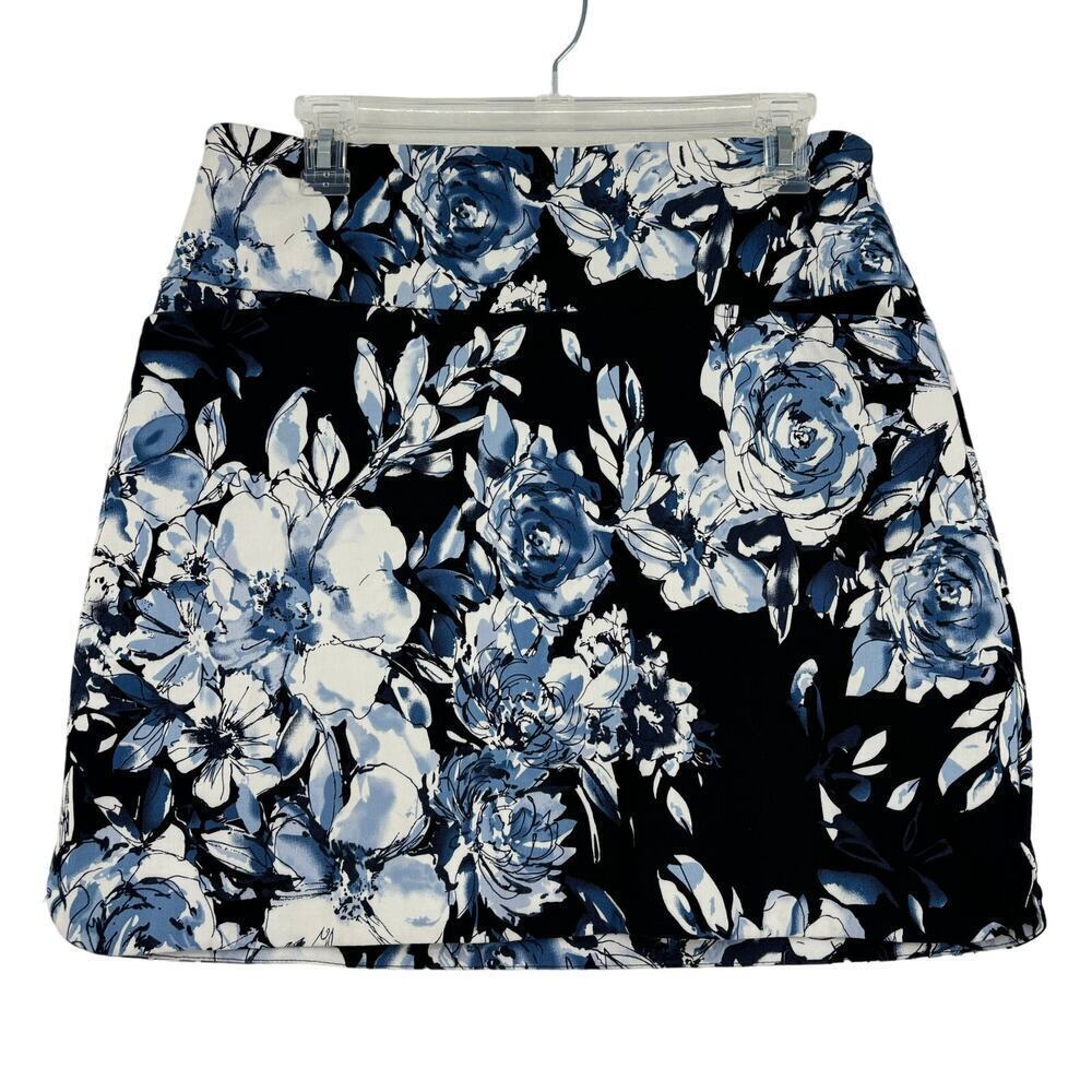 S.C. & Co Skort‎ Size M Blue Floral 360 Tummy Control Pull On Stretch Pockets - Picture 2 of 13